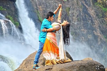 Love K Run Movie Stills 